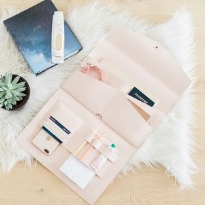 CauseBox The Megan Portfolio/Laptop Sleeve